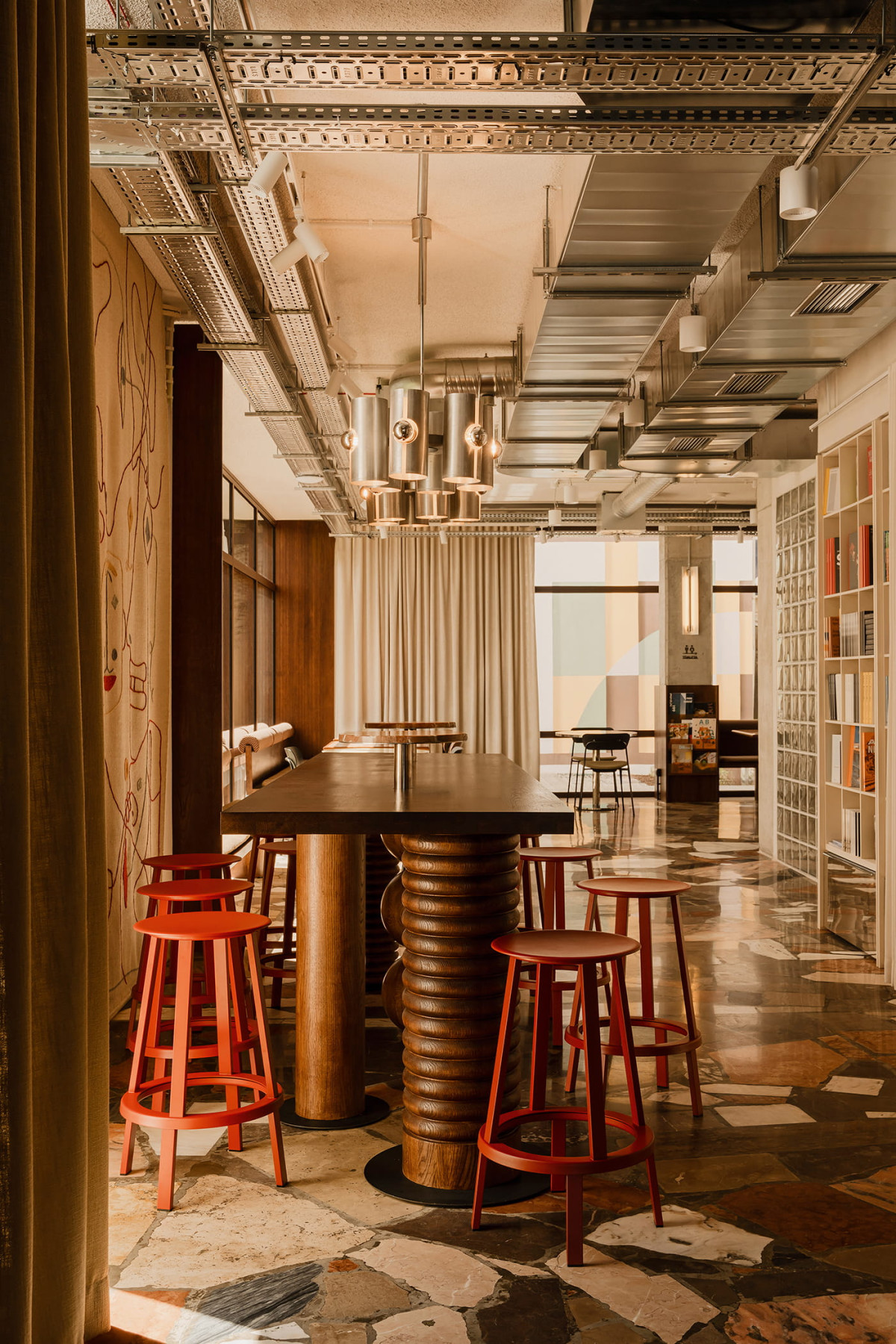 dom Ksiazki Poznań restauracja 